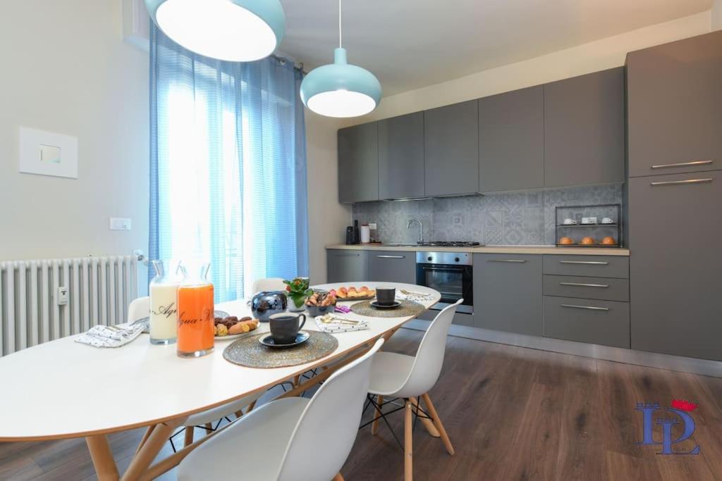 Desenzanoloft Official Partner Marriott Homes & Villas - Jack'S Penthouse Desenzano del Garda Kültér fotó