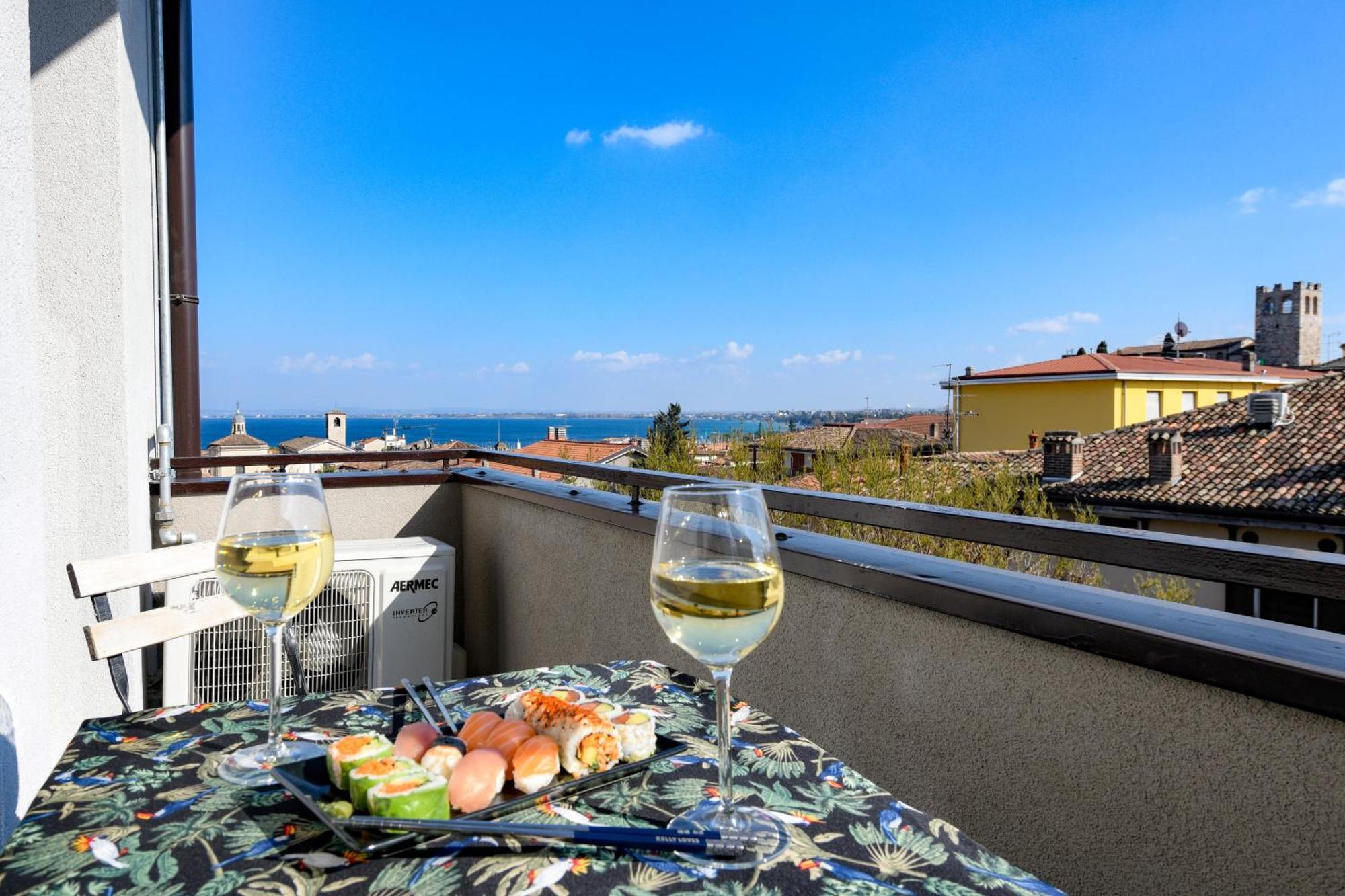 Desenzanoloft Official Partner Marriott Homes & Villas - Jack'S Penthouse Desenzano del Garda Kültér fotó